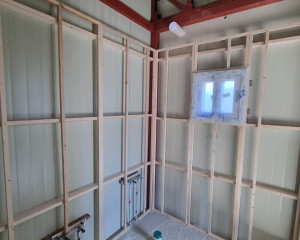 강릉 신축 판넬 건물: 수성연질폼으로…